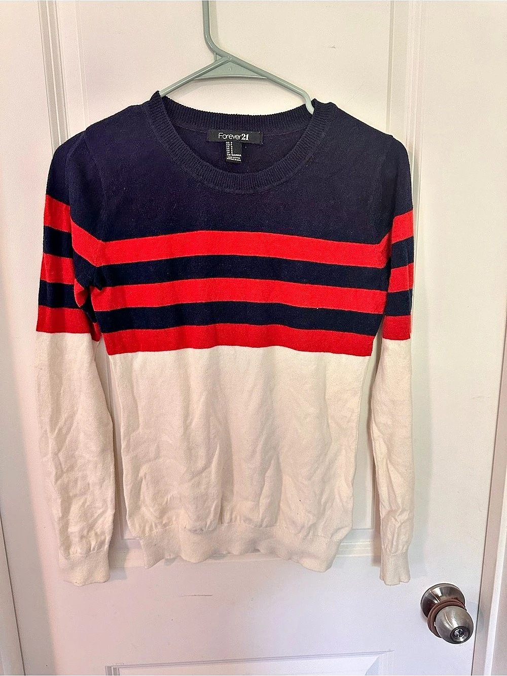 Vintage Forever 21 Color Block Crewneck Sweater in Black & Red Size Medium